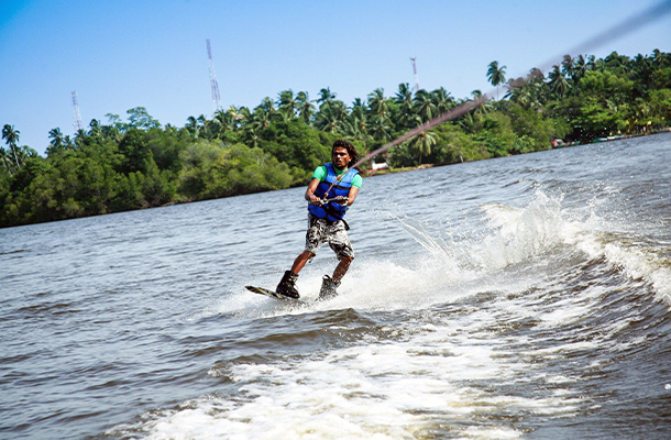 Kite Surfing in Bentota Sea